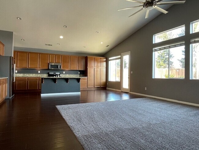 Building Photo - 11707 Christmas Rose Dr