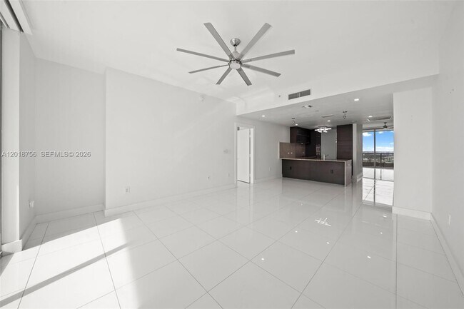 Building Photo - 900 Biscayne Blvd