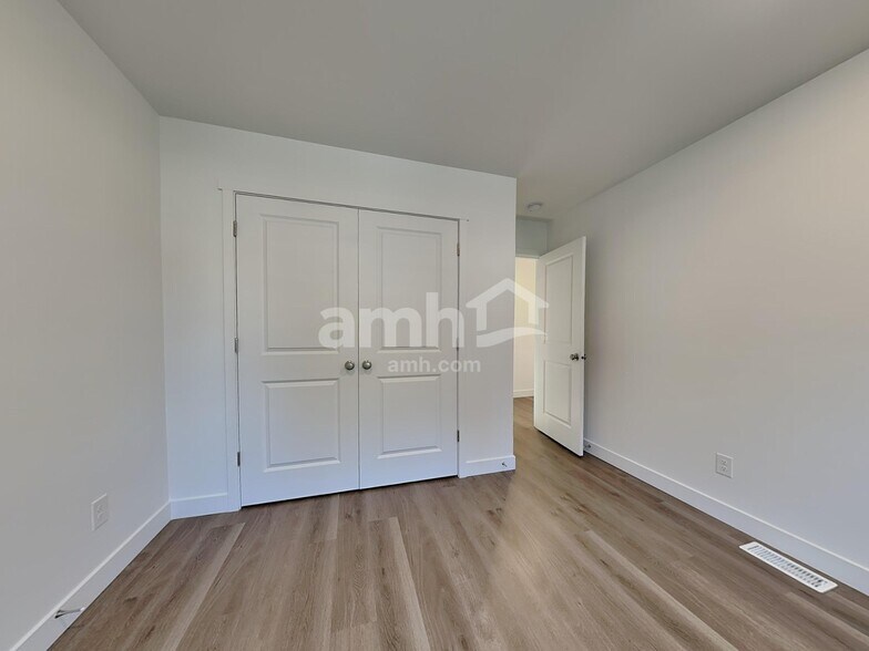 Building Photo - 7713 Brenden St SW