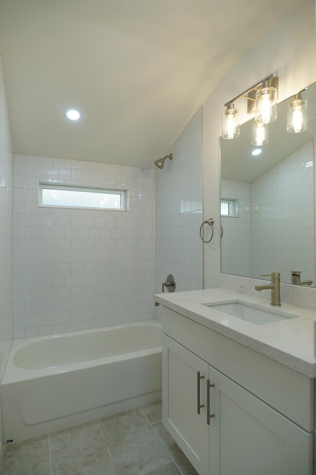 Building Photo - 2922 S Adams St