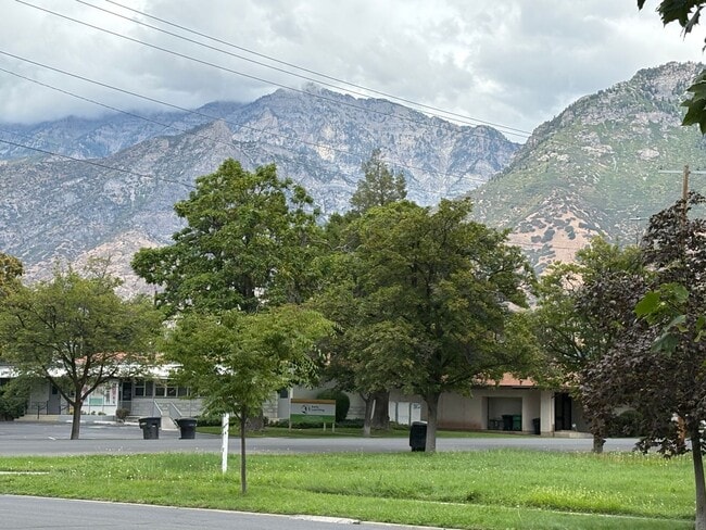 Building Photo - Genevieve House
