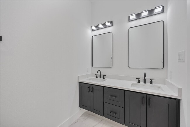 Building Photo - 4533 Larkspur St