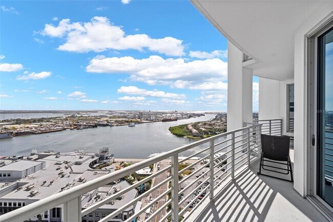 Building Photo - 449 S 12th St