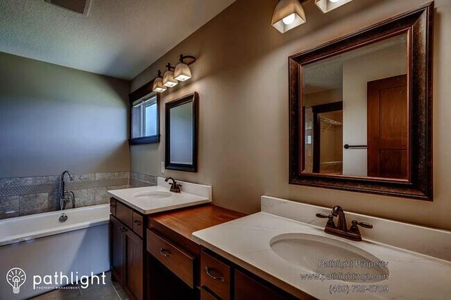 Building Photo - 18880 Iden Way, Lakeville, MN, 55044