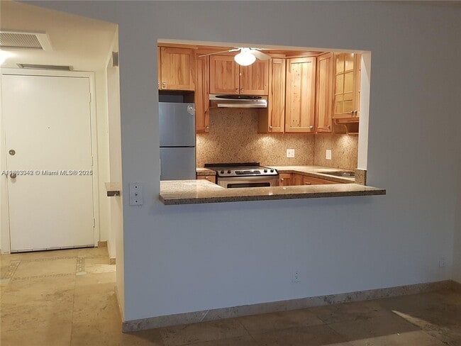 Building Photo - 253 S Cypress Rd
