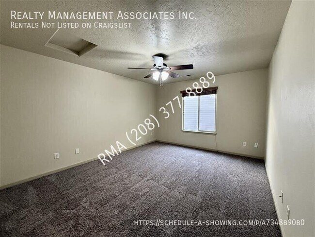 Building Photo - 2530 E Satterfield St