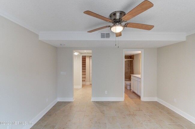 Building Photo - This beautifully remodeled 2 bedroom, 2 ba...