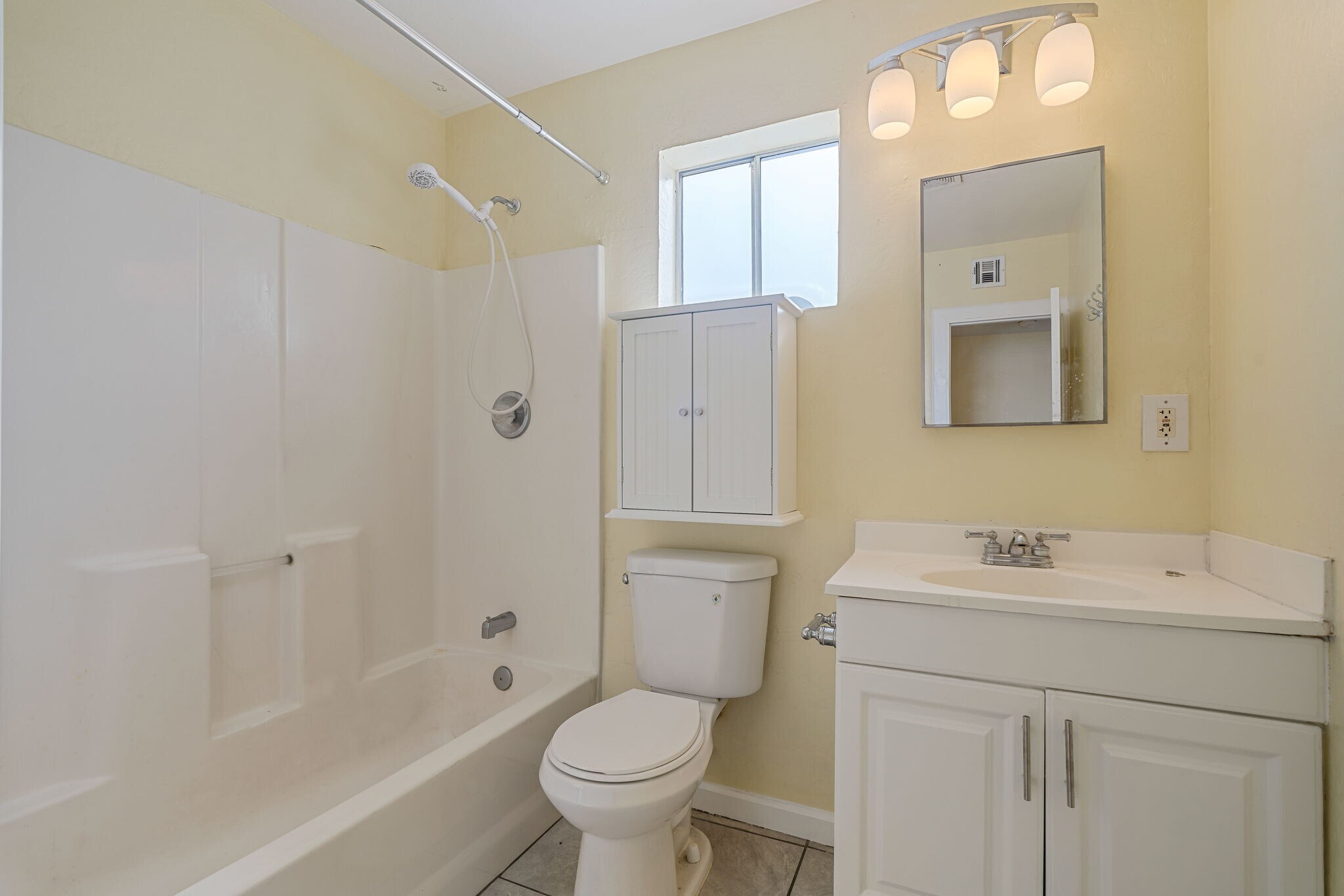 Building Photo - 2745 E Willetta St