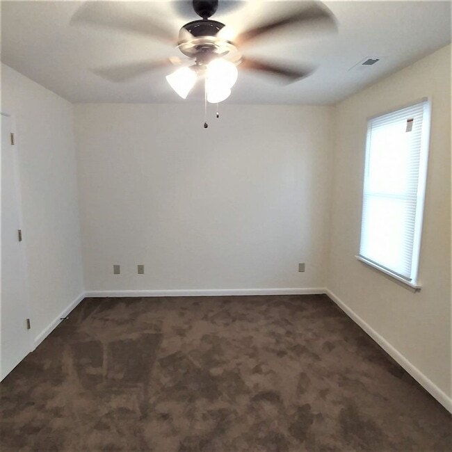 Building Photo - 9B Port West, Swansboro