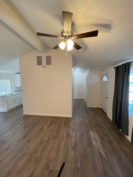 Building Photo - 7712 Xavier Ave