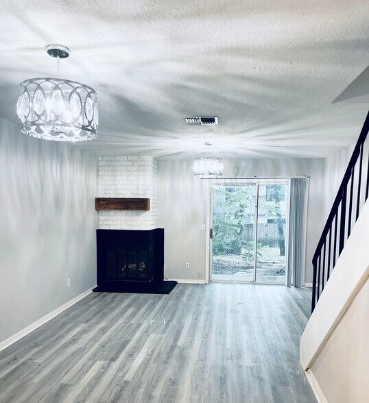 Building Photo - 11345 Regal Square Dr