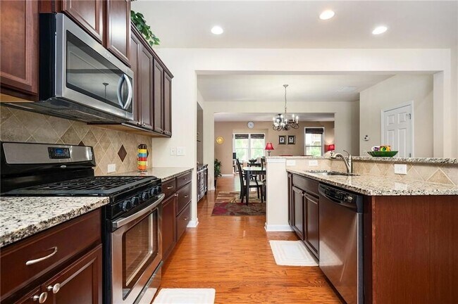 Building Photo - 4306 Laurel Creek Ct SE