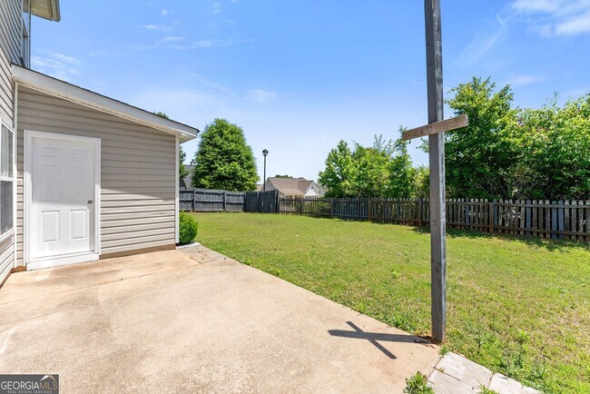 Building Photo - 104 Jameston Dr