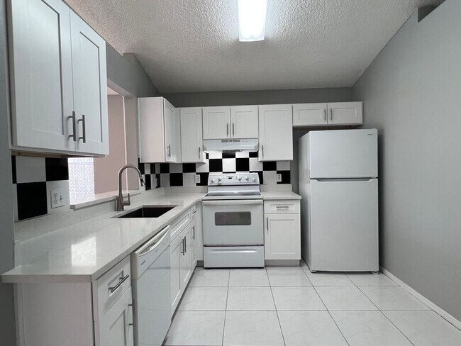 Building Photo - 1114 Shoshanna Dr