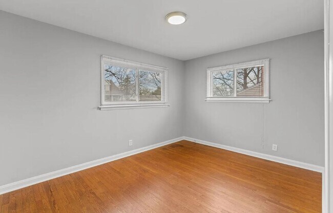 Building Photo - 713 Huntwood Ln