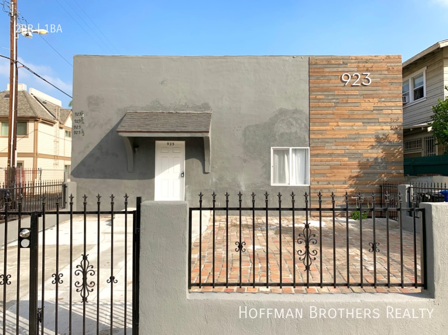 Building Photo - 923 W 41st Dr