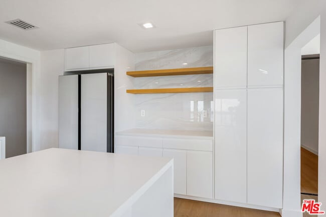 Building Photo - 801 Ocean Ave