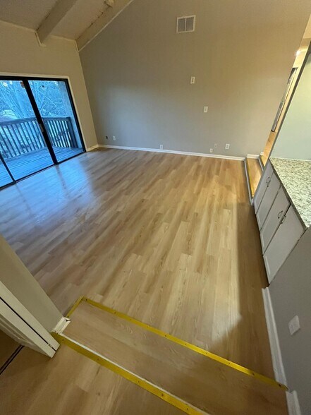 Building Photo - 3575 Oakvale Rd