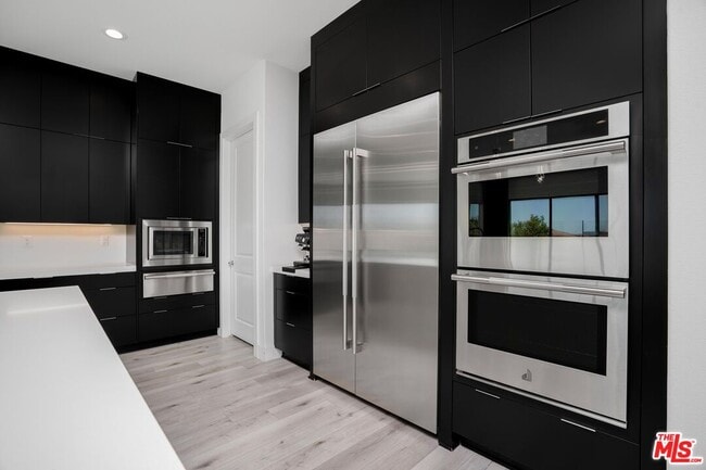 Building Photo - 20600 Bluebird Ct