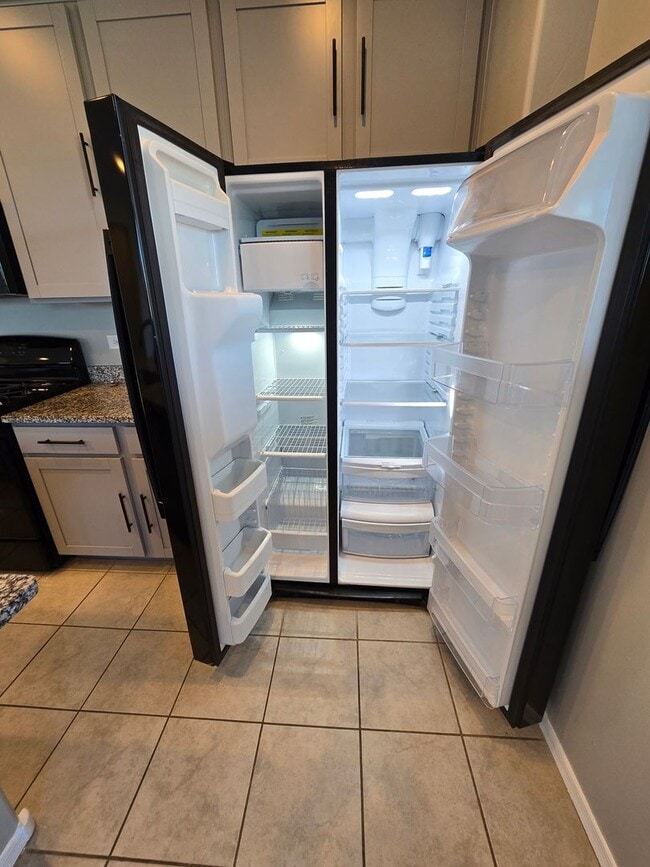 Building Photo - 3 Bedroom/ 2 Bath Red Rock Oasis