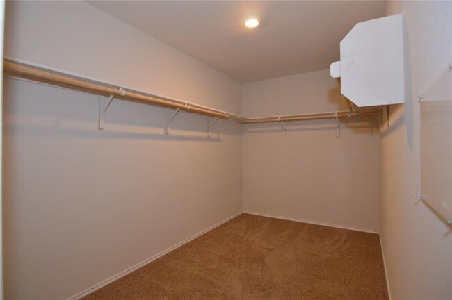 Building Photo - 109 Black Wolf Run