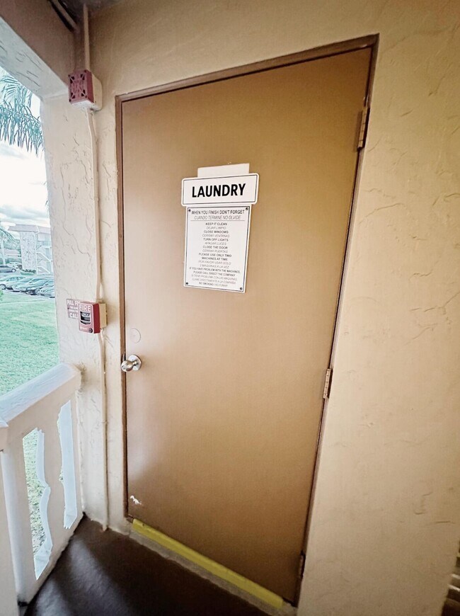 Building Photo - 600 Village Green Ct