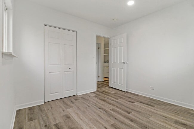 Building Photo - 1180 Larkdale Row
