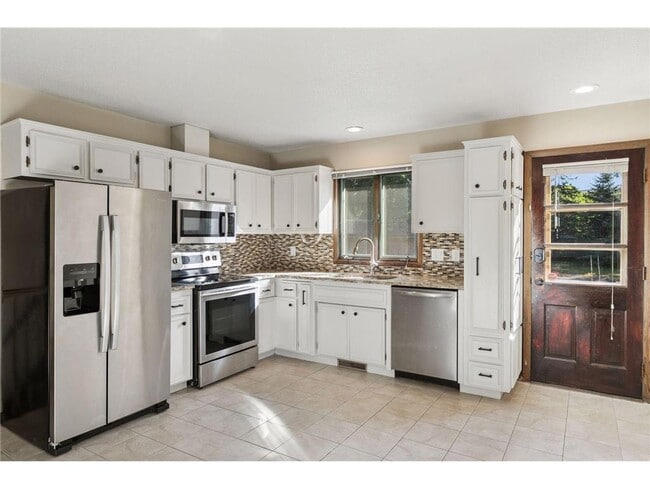 Building Photo - 7207 Heatherton Cir