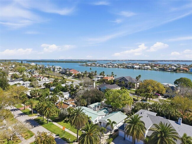 Building Photo - 759 Lantana Ave