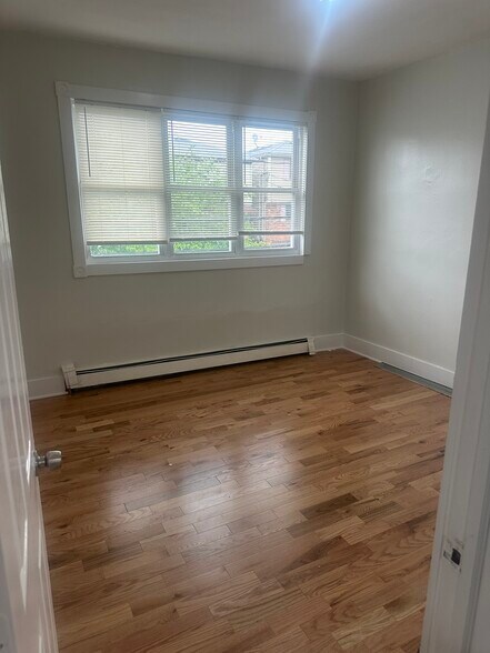 Building Photo - 53 Terhune Ave