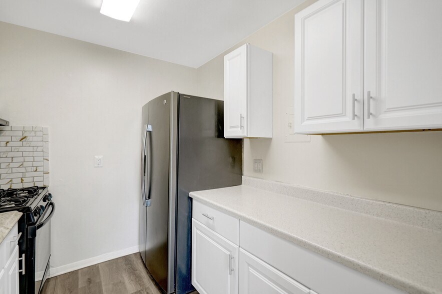 Building Photo - 2904 Kings Chapel Rd