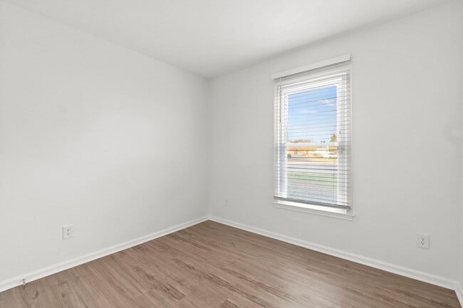 Building Photo - Ocean Lakes