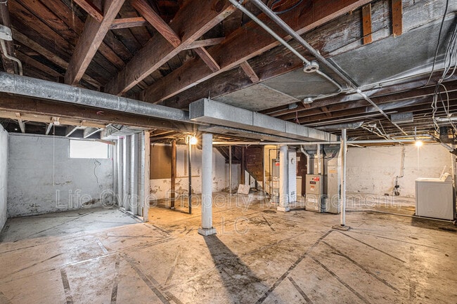 Building Photo - 346 Quimby St NE