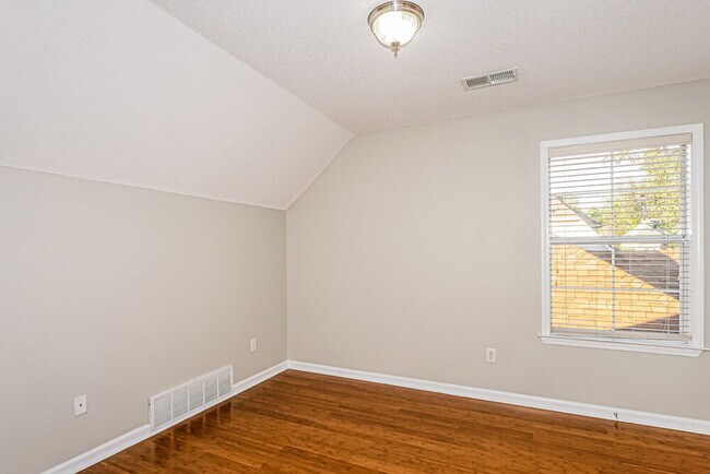 Building Photo - 1128 Casentino St