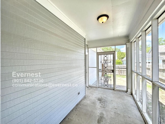Building Photo - 104 Island Pl