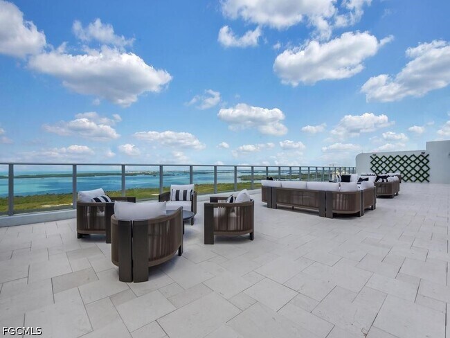 Building Photo - 4810 Pelican Colony Blvd