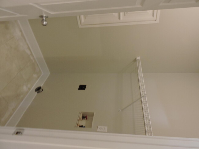 Building Photo - 124 Fairway Dr