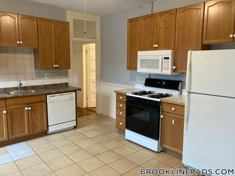 Building Photo - 794 Boylston St