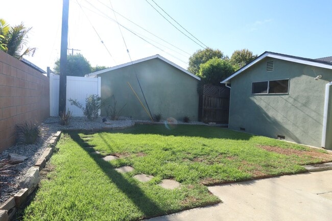 Building Photo - Home in North Kentwood Neighborhood of Wes...