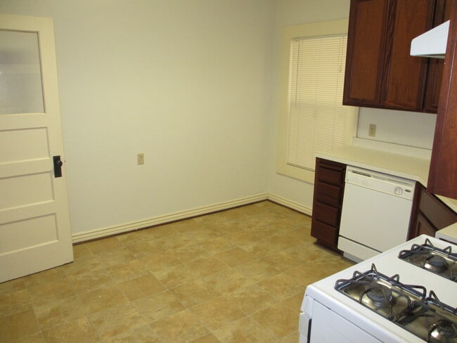 Building Photo - 417-421 Normal Ave