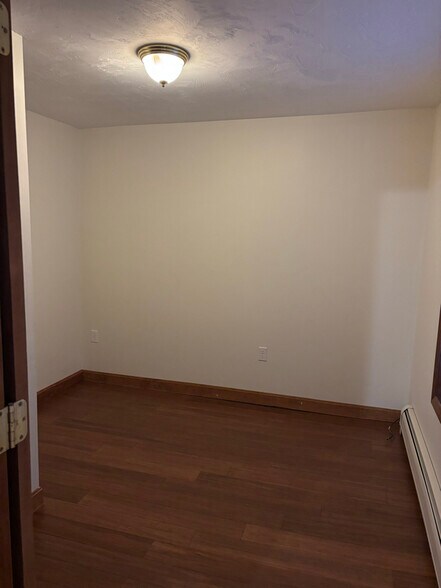 Building Photo - 1 Hemans St