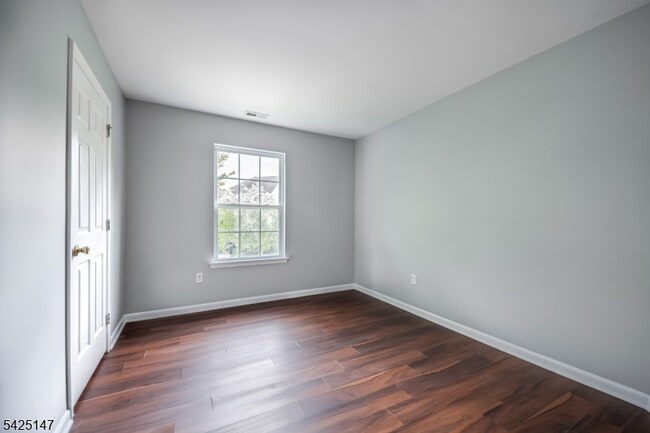 Building Photo - 227 Winding Hill Dr