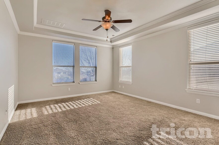 Building Photo - 1913 Colony Glen Ln