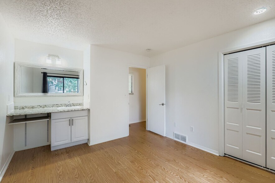 Building Photo - 720 17th St