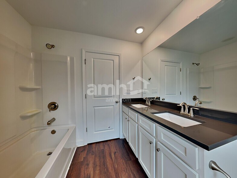 Building Photo - 738 Alcovy Ml Pk