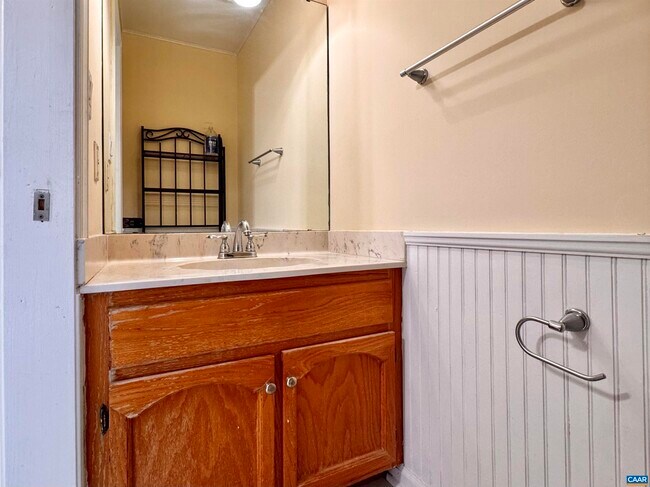 Building Photo - 4644 Briarwood Dr