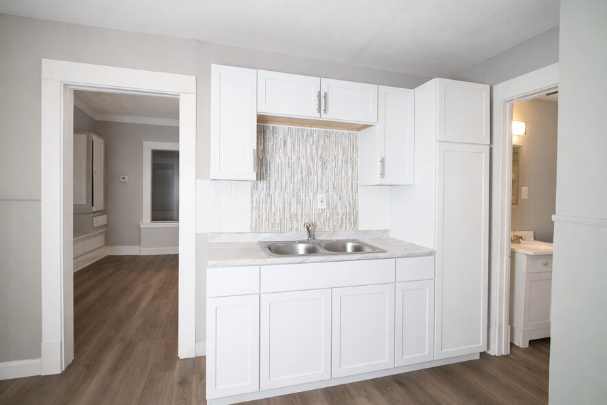 Building Photo - 10514 Mount Auburn Ave