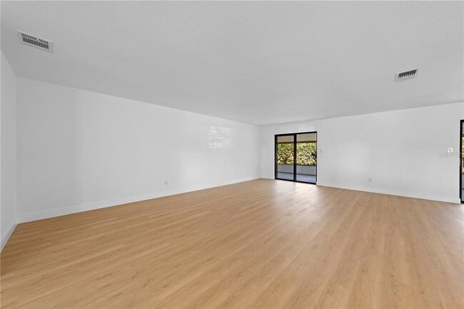 Building Photo - 5003 Gardengate Ln