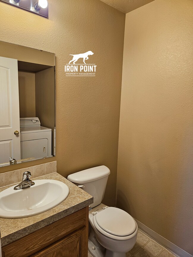 Building Photo - ELD4017