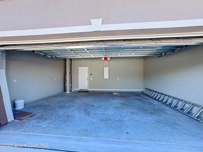 Building Photo - 500 L M Davey Ln